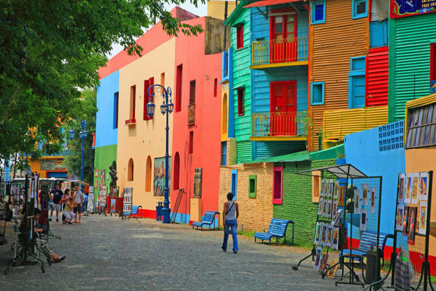 ÎÎ¹Î±ÏÎ¬Î½ÎµÎ¹Î± 2 Î±ÏÏ 20: Argentina, Buenos Aires, La Boca, Caminito, multicolored houses