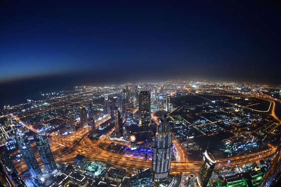 صور مبهرة من قمة برج خليفة! BBDP9m3