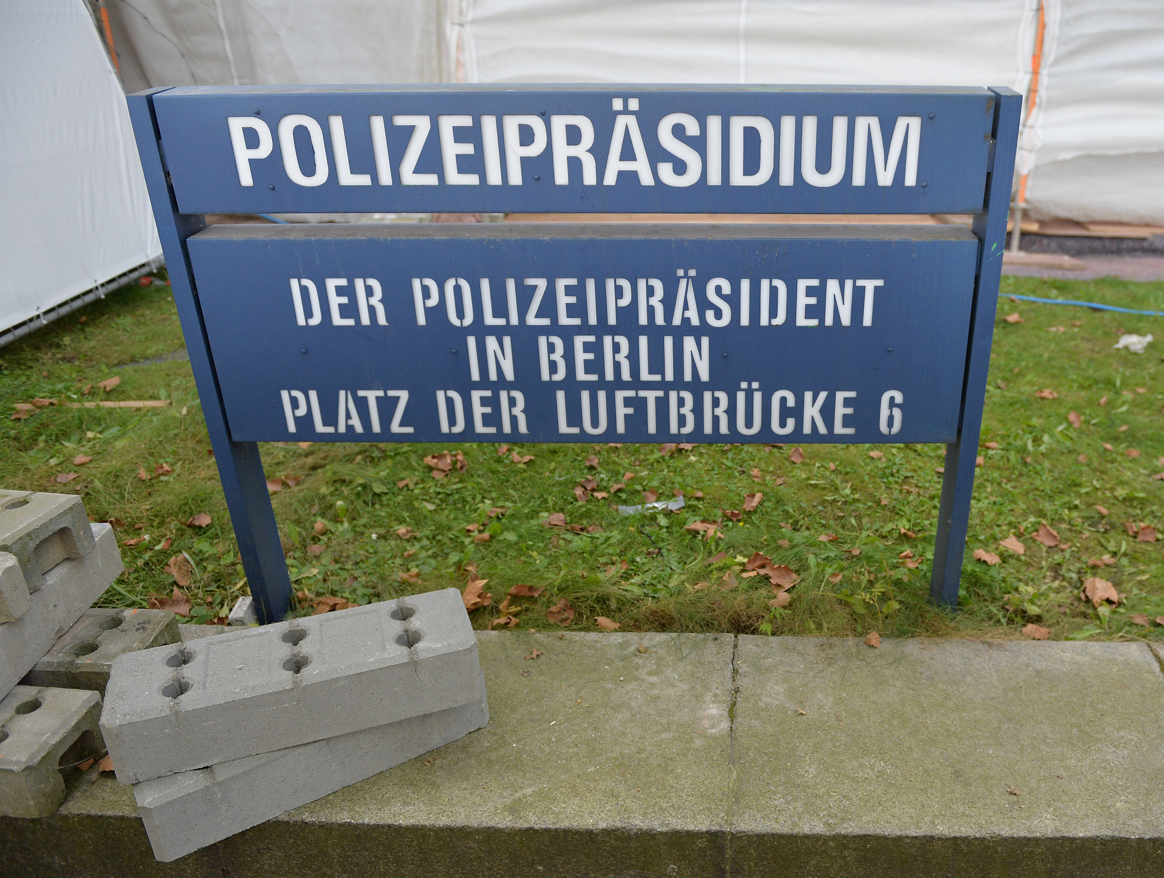 ����ʵϰ������ѧ����WhatsAppС�鷢��������Ƭ