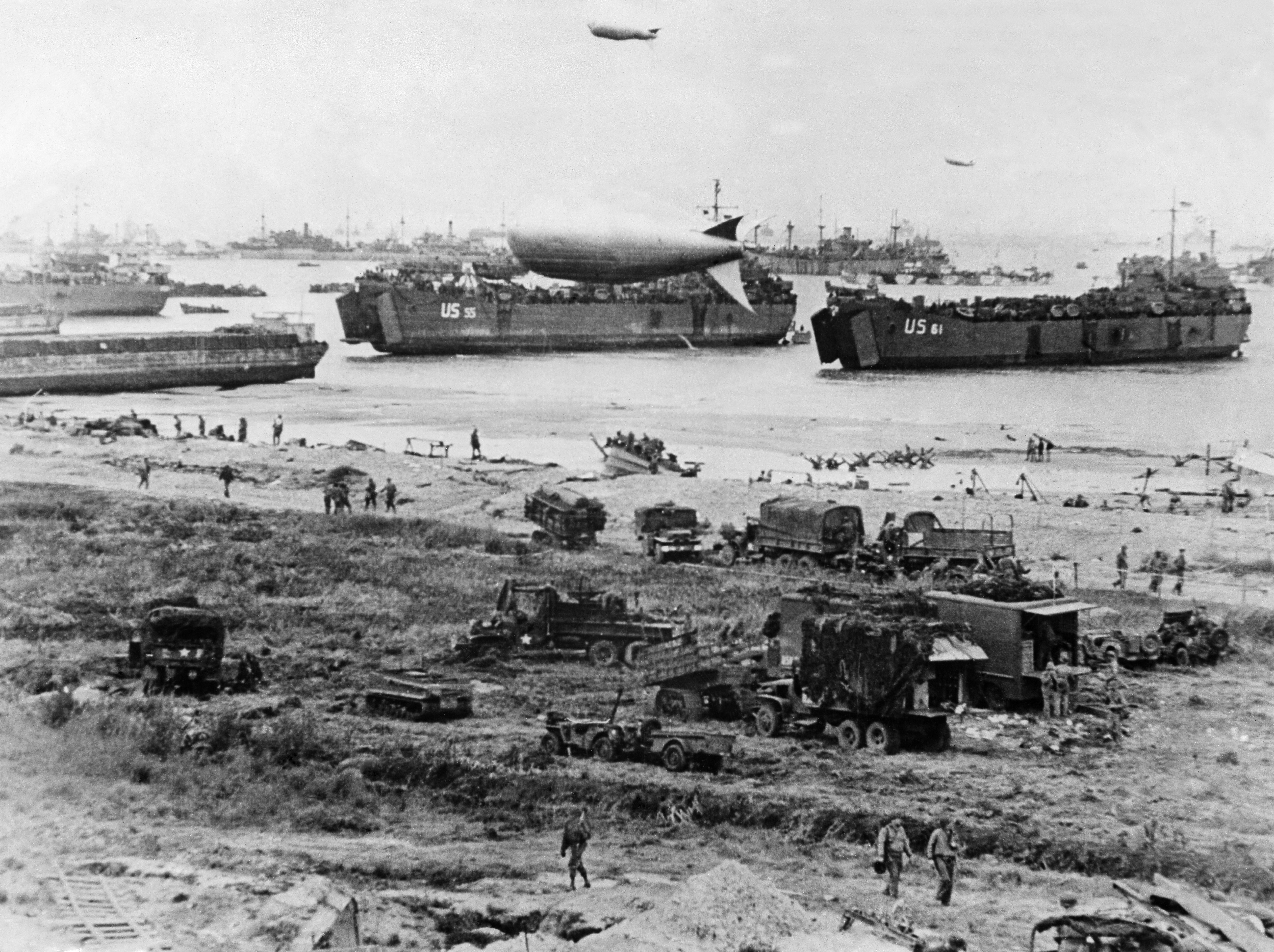 Slide 83 of 100: 2. World War, france, normandy, alliied invasion 06.06.1944: general view with landing crafts ca.