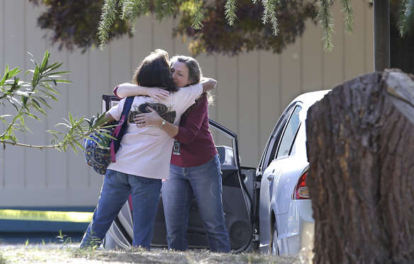 Cinco muertos en un tiroteo en colegio de California
