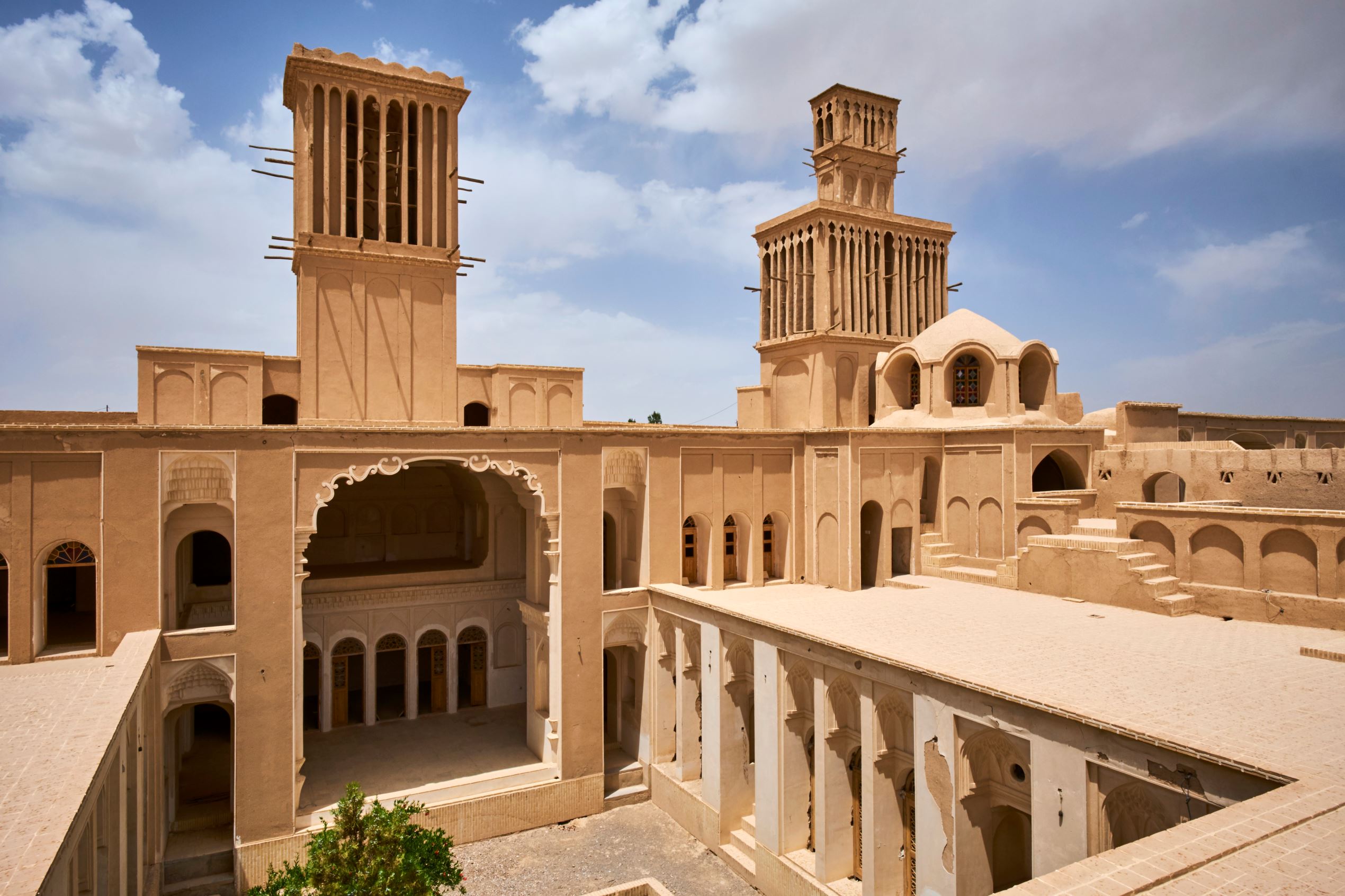 沖ノ島 のほかは 世界遺産に追加された世界の名所件