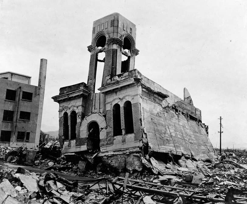 Slide 99 de 100: CAPTION: Hiroshima after Atomic Bomb strike in 1945. (Photo by: Prisma Bildagentur/UIG via Getty Images)