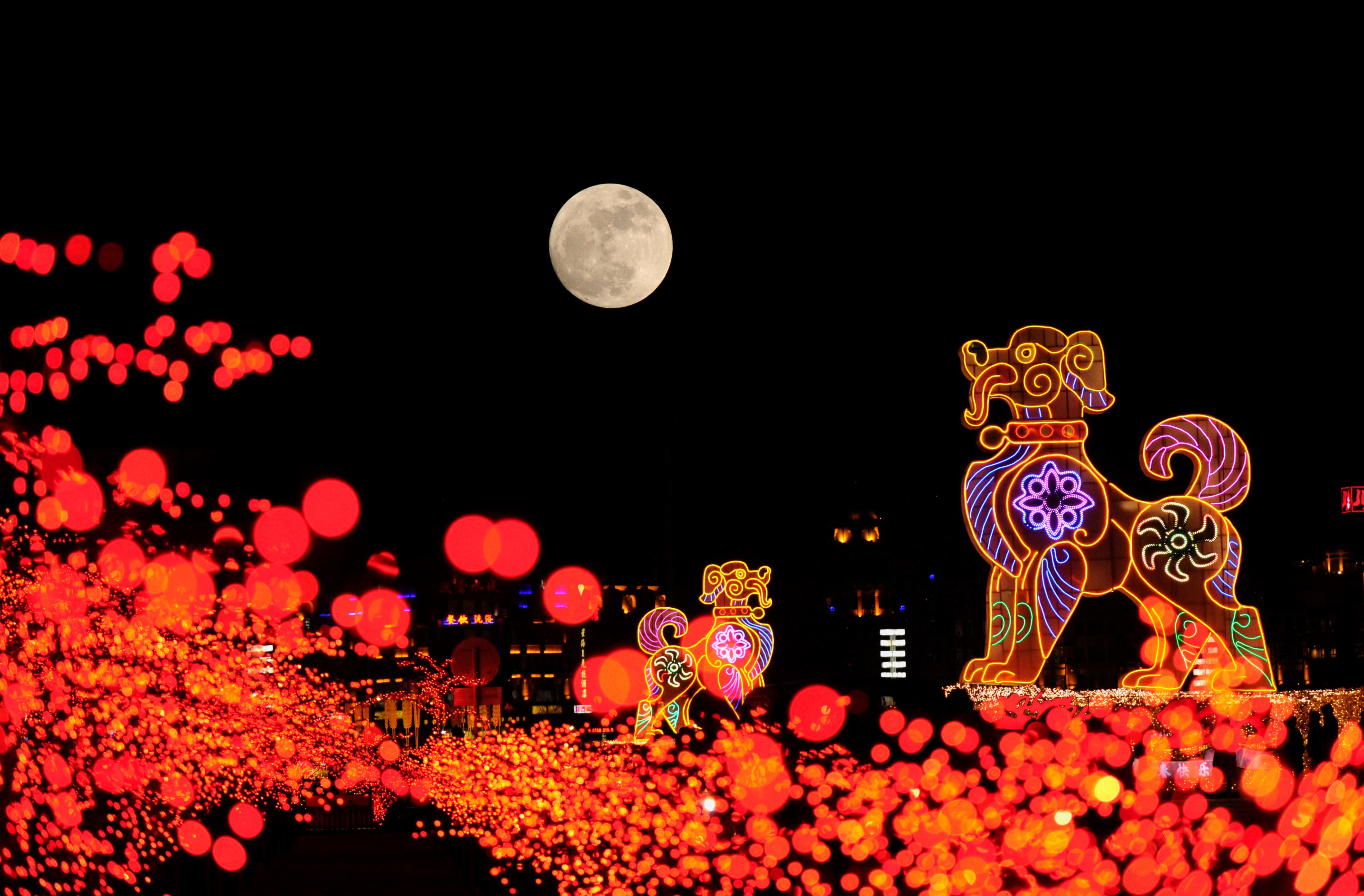 神秘的 スーパームーン 写真集