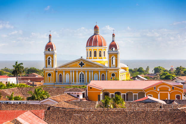 ÎÎ¹Î±ÏÎ¬Î½ÎµÎ¹Î± 10 Î±ÏÏ 51: Cathedral of Granada, Nicaragua