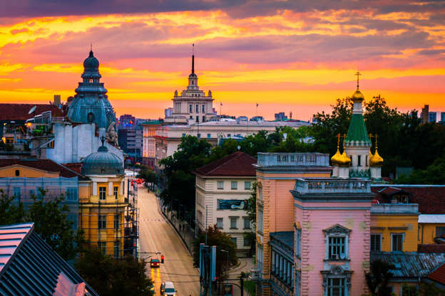 ÎÎ¹Î±ÏÎ¬Î½ÎµÎ¹Î± 38 Î±ÏÏ 51: Sofia, capital of Bulgaria on a sunset, magnificent view from above over the historical buildings