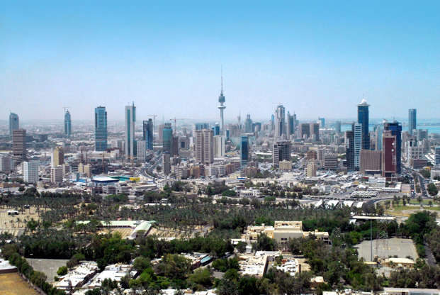 ÎÎ¹Î±ÏÎ¬Î½ÎµÎ¹Î± 3 Î±ÏÏ 51: Kuwait city: skyline - modernity in the Gulf - skyscrapers of the business district - photo by M.Torres