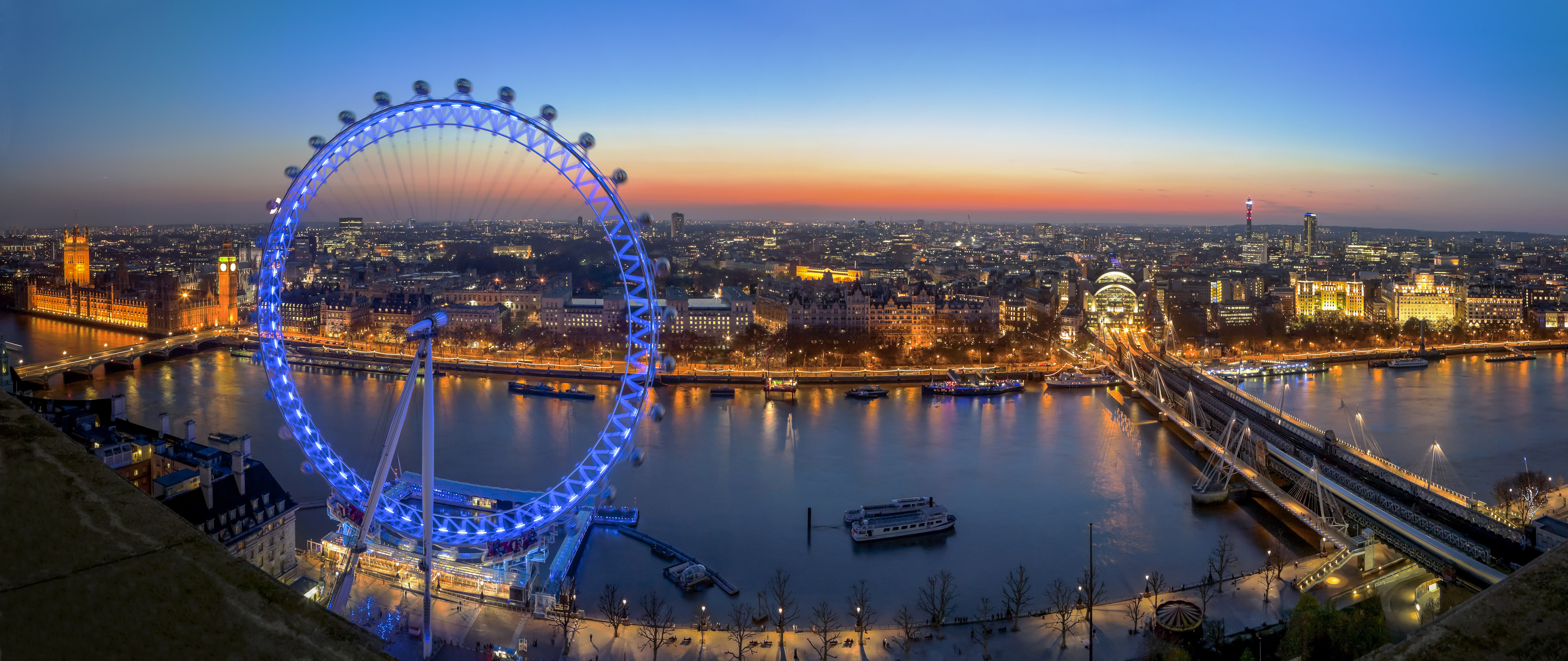 Interesting places in london. Колесо обозрения око Лондона. Лондонский глаз Лондон. Лондонский глаз London Eye. Колесо обозрения "Лондонский глаз" (London Eye).