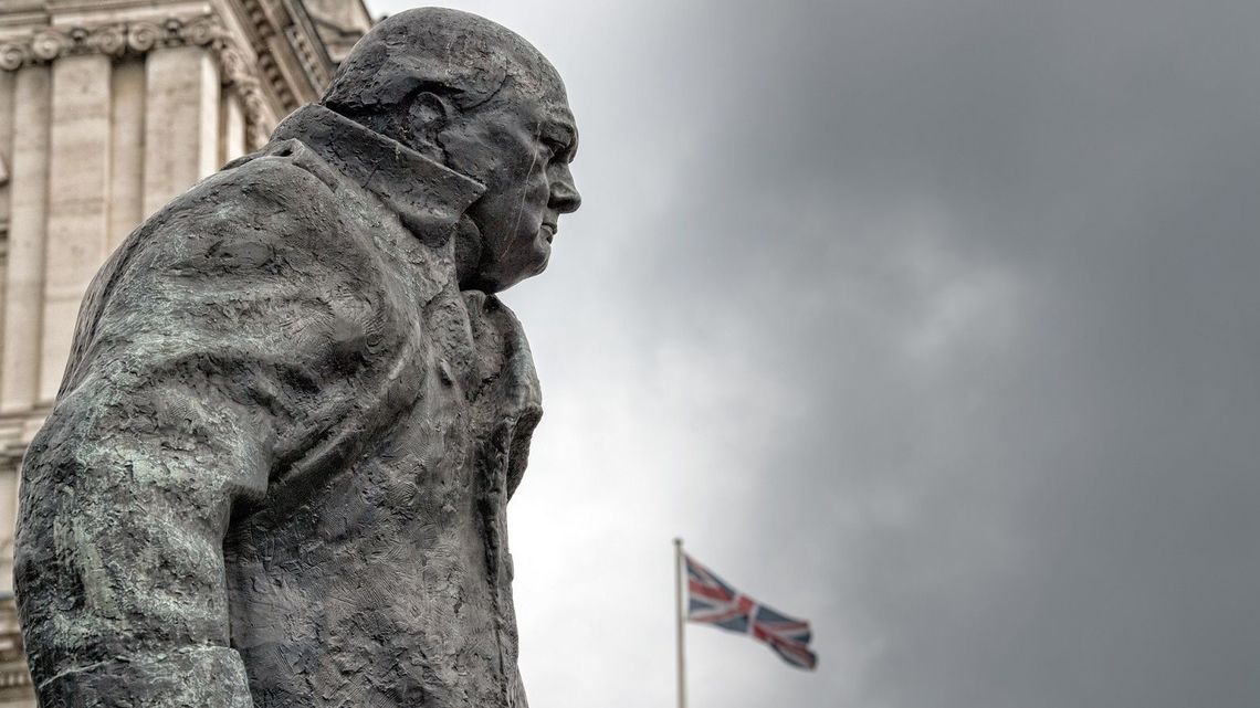 チャーチルを 名宰相 たらしめた究極の選択 アカデミー賞受賞作でも描かれた緊迫の1日