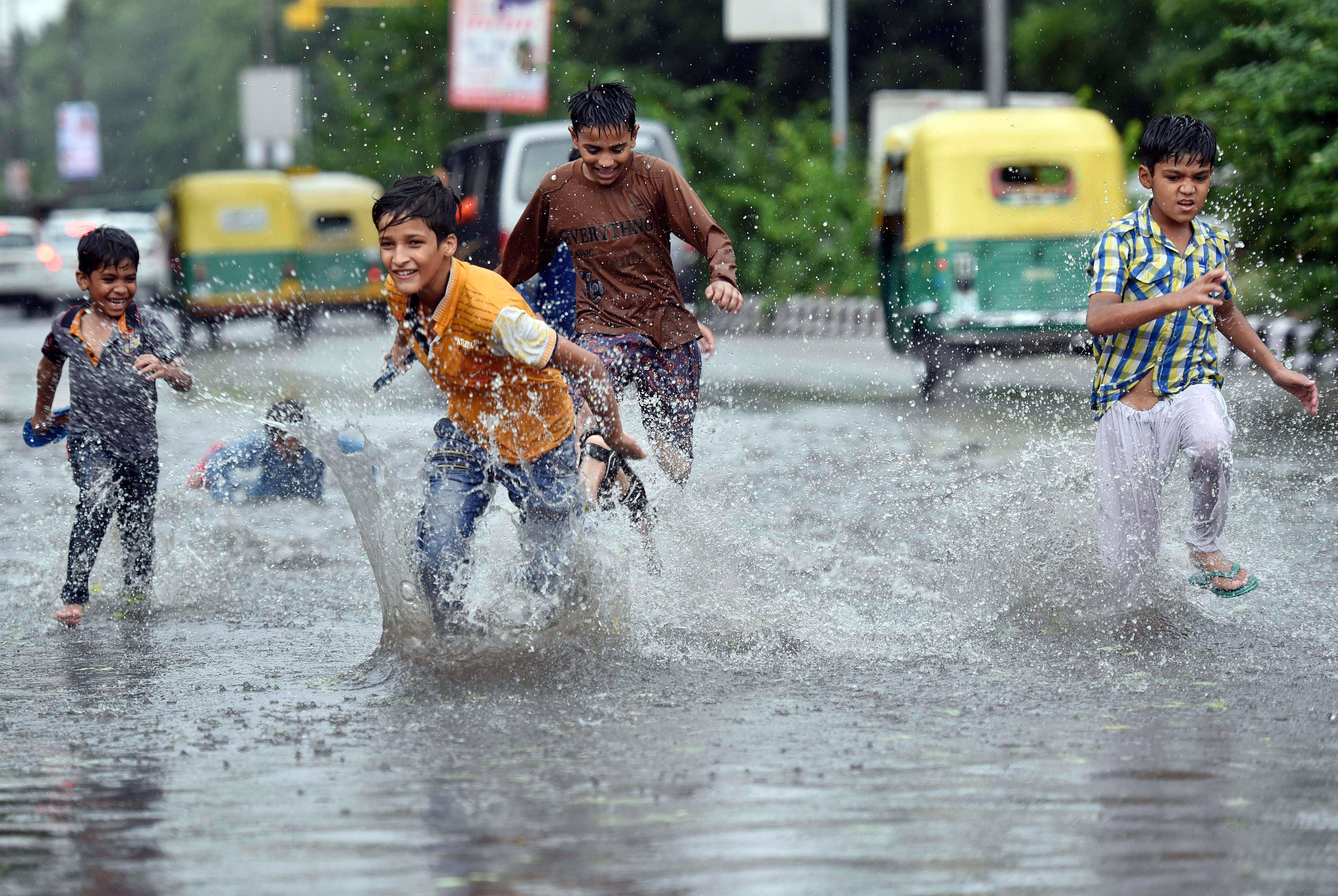 Delhi: Weather turns pleasant after downpour