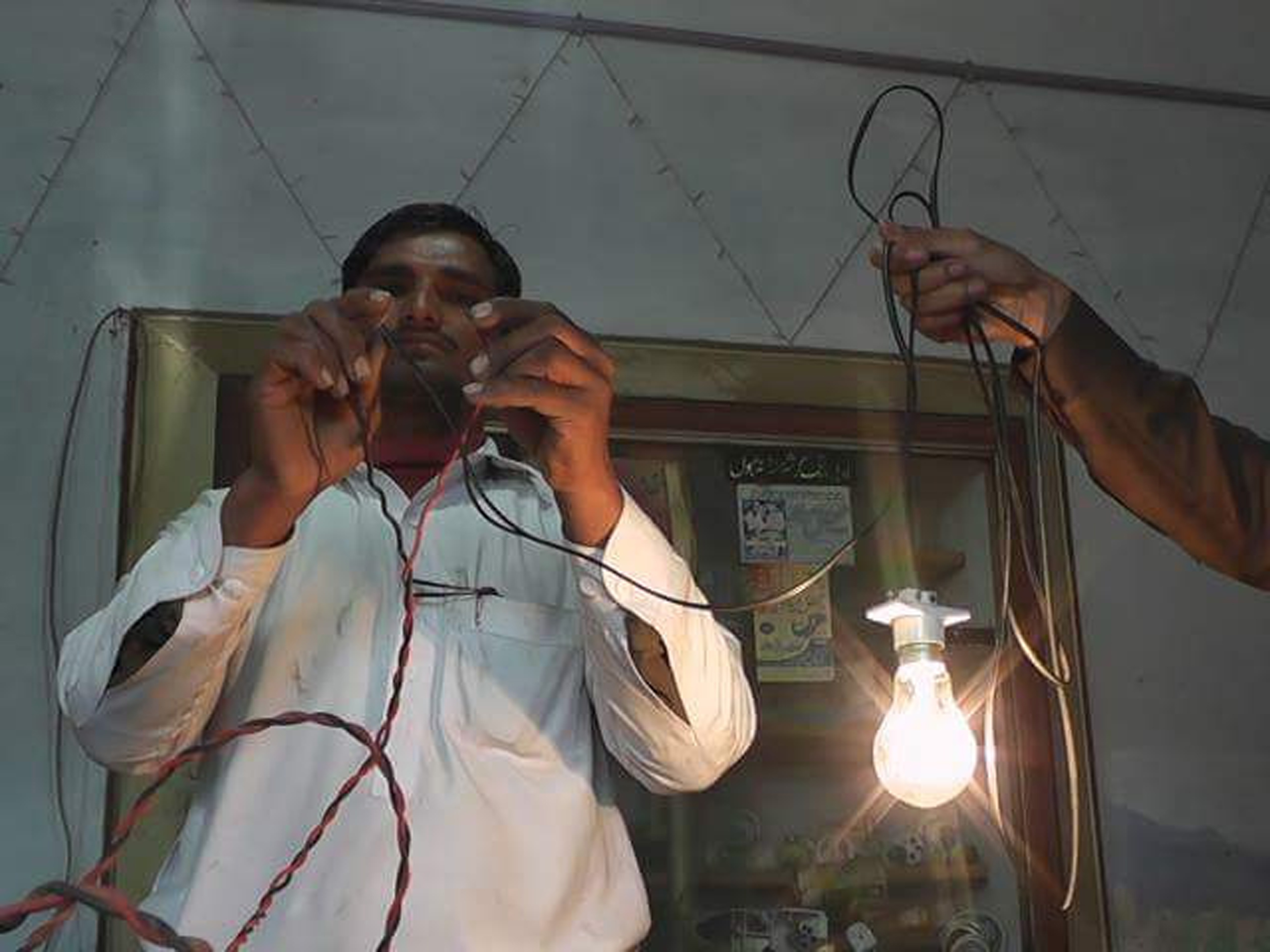 åç 8 /å± 25 å¼µ