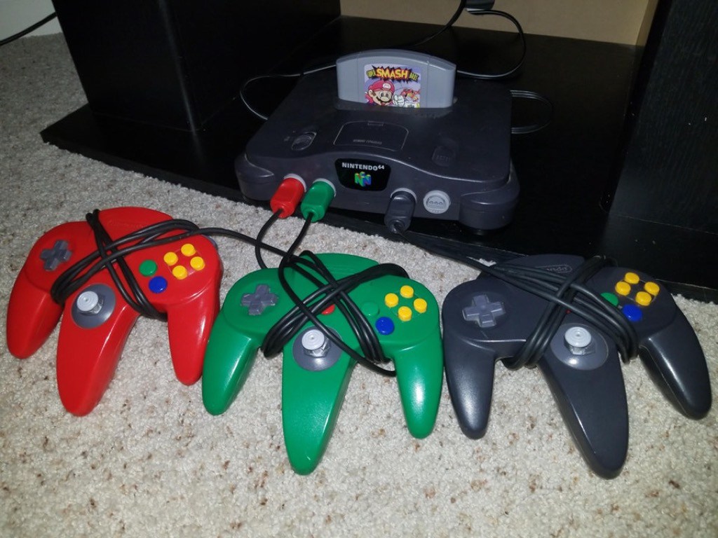 Diapositiva 19 de 101: Along with blowing into VHS and cassette tapes into order to magically revive them, this was a â??90s classic.