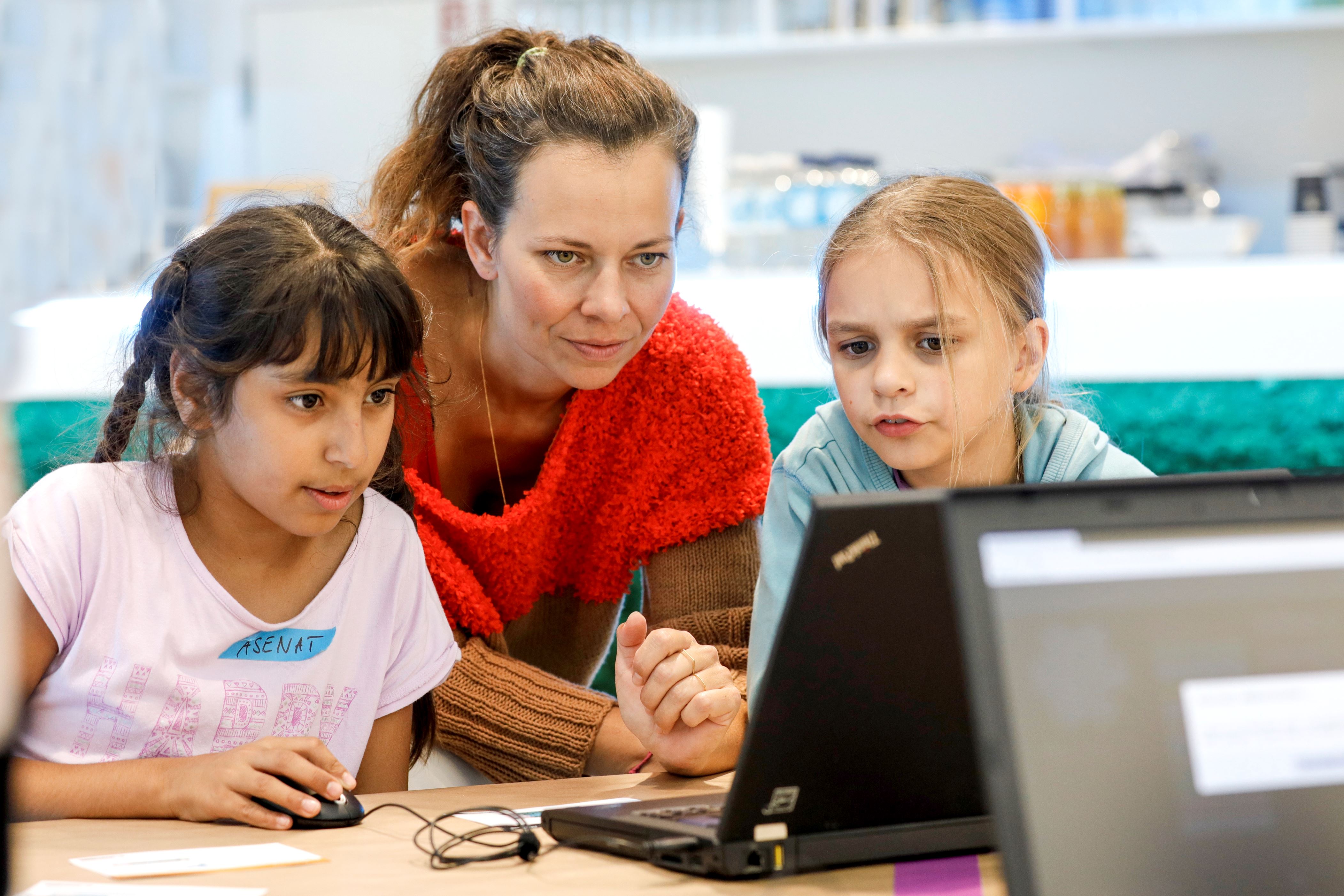 MSN Kids Pop Quiz: Do you have a nose for news?