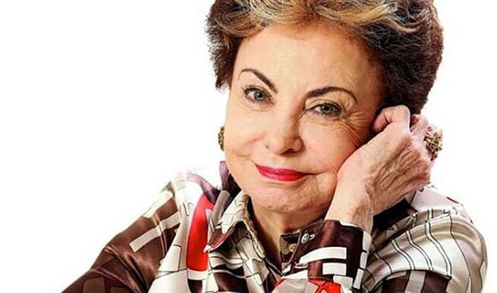 Slide 3 de 116: Aos 92 anos, a atriz Beatriz Segall faleceu após sofrer uma queda em seu apartamento e, também, contrair um pneumonia muito forte. Sua morte foi confirmada em 5 de setembro 