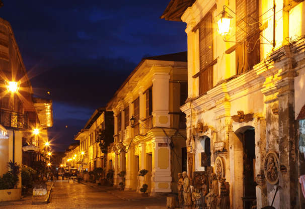 Vigan, Philippines - Laurie Noble/Getty Images Slide 19 de 24: Calle Crisologo at night; Vigan; Ilocos Sur
Horizontal; Colour; Color; Travel; Night