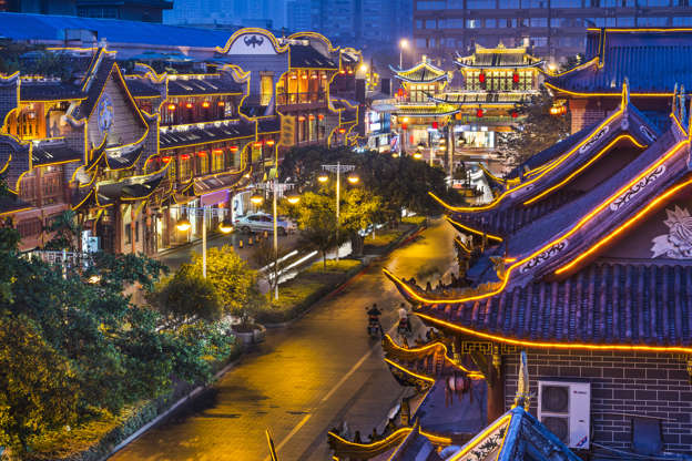 Qintai, China - SeanPavonePhoto/Getty Images Slide 7 de 24: Chengdu, China at traditional Qintai Road district.
