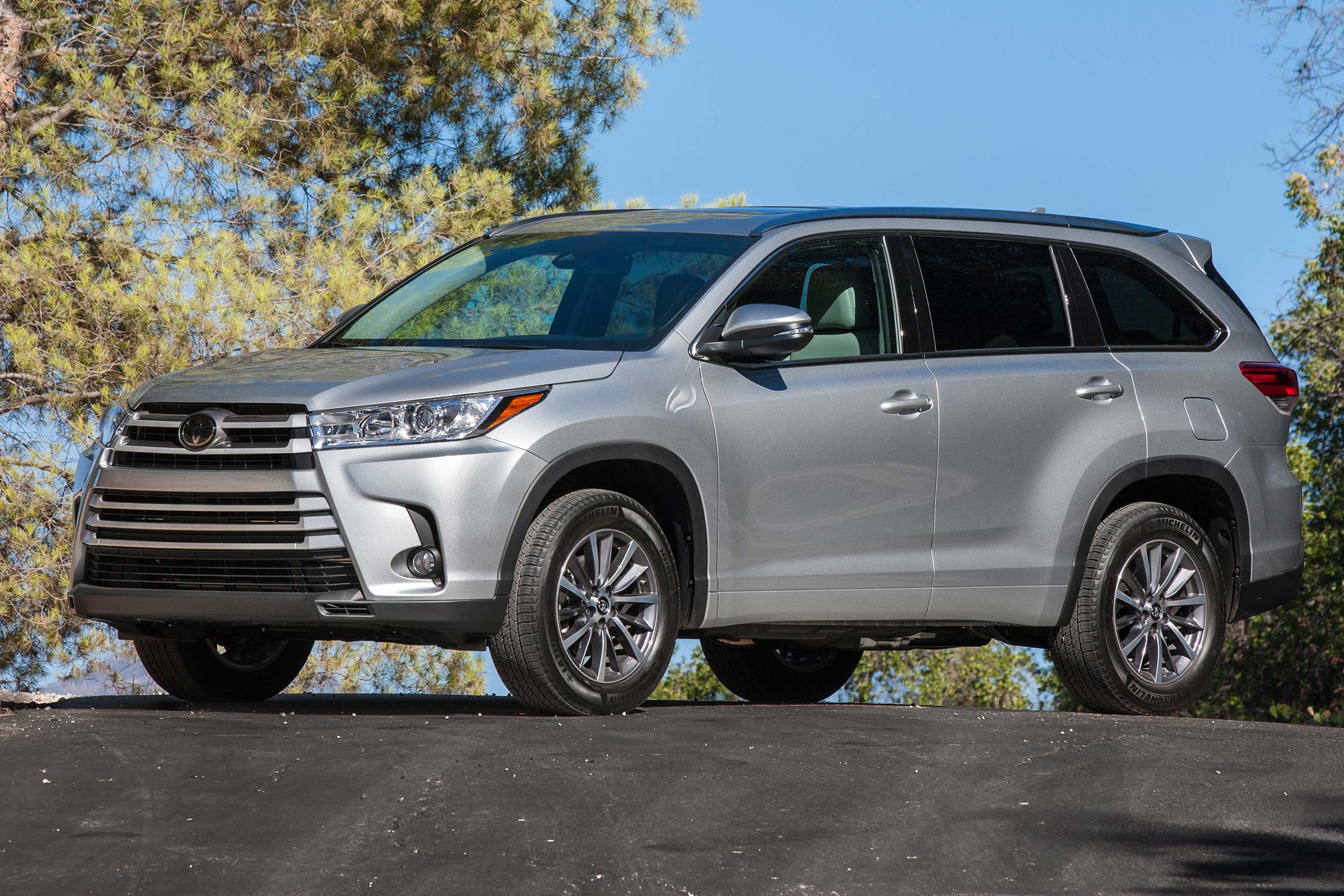 2019 Toyota Highlander XLE Hybrid 4x4 Specs and Features - MSN Autos