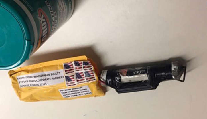 Pipe Bombs Sent to Hillary Clinton, Barack Obama and CNN Offices   By WILLIAM K. RASHBAUM 1 day ago   Mail attacks: Am BBORJdh