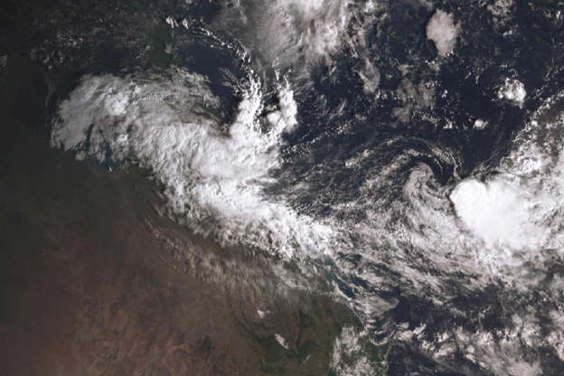 624px x 416px - Ex-cyclone could reform off Qld