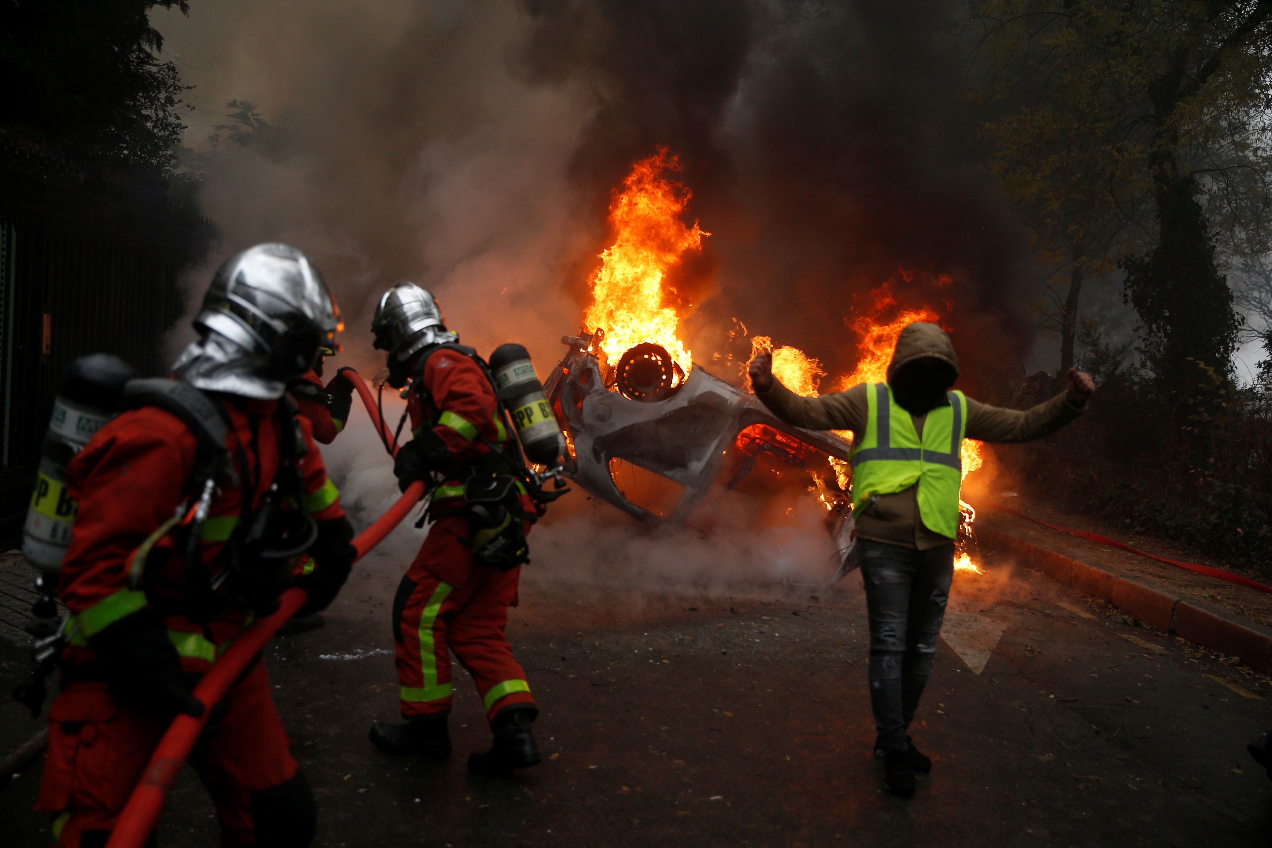 Hundreds Of Arrests In Paris As Gilets Jaunes Protest