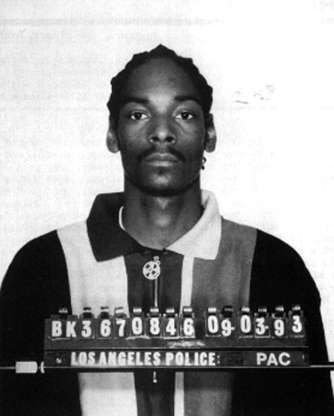 Diapositiva 11 de 55: El rapero Snoop Dogg fue arrestado en 1993.