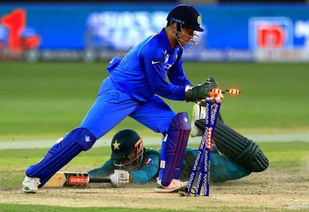 Image result for ms dhoni behind the stumps