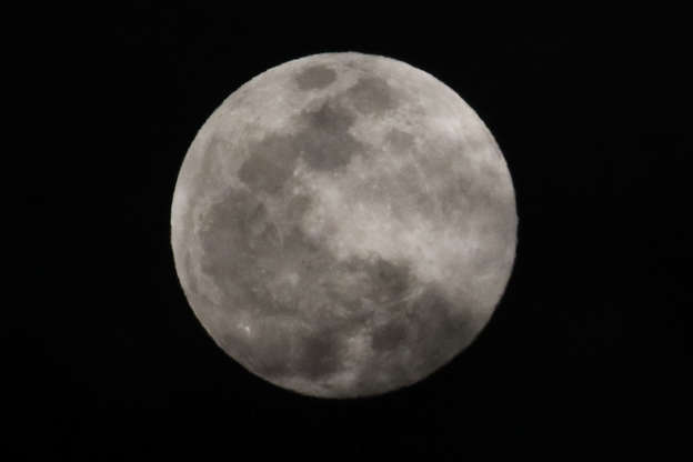Slide 5 de 31: A View of Full moon show rise on the South Korea sky, in Sangju, South Korea on February 19, 2019. (Photo by Seung-il Ryu/NurPhoto via Getty Images)