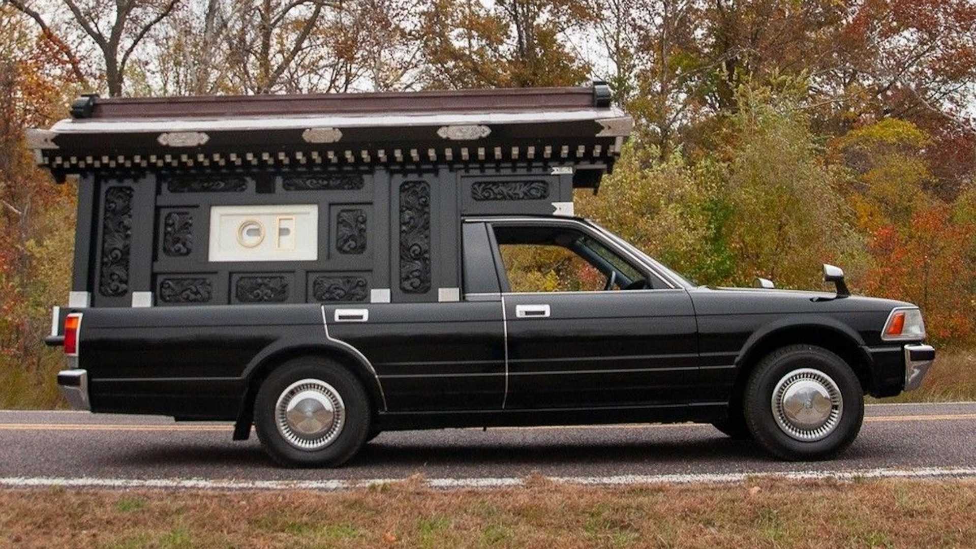 1991 Toyota Crown Hearse Is A 20k Halloween Prop Must Have