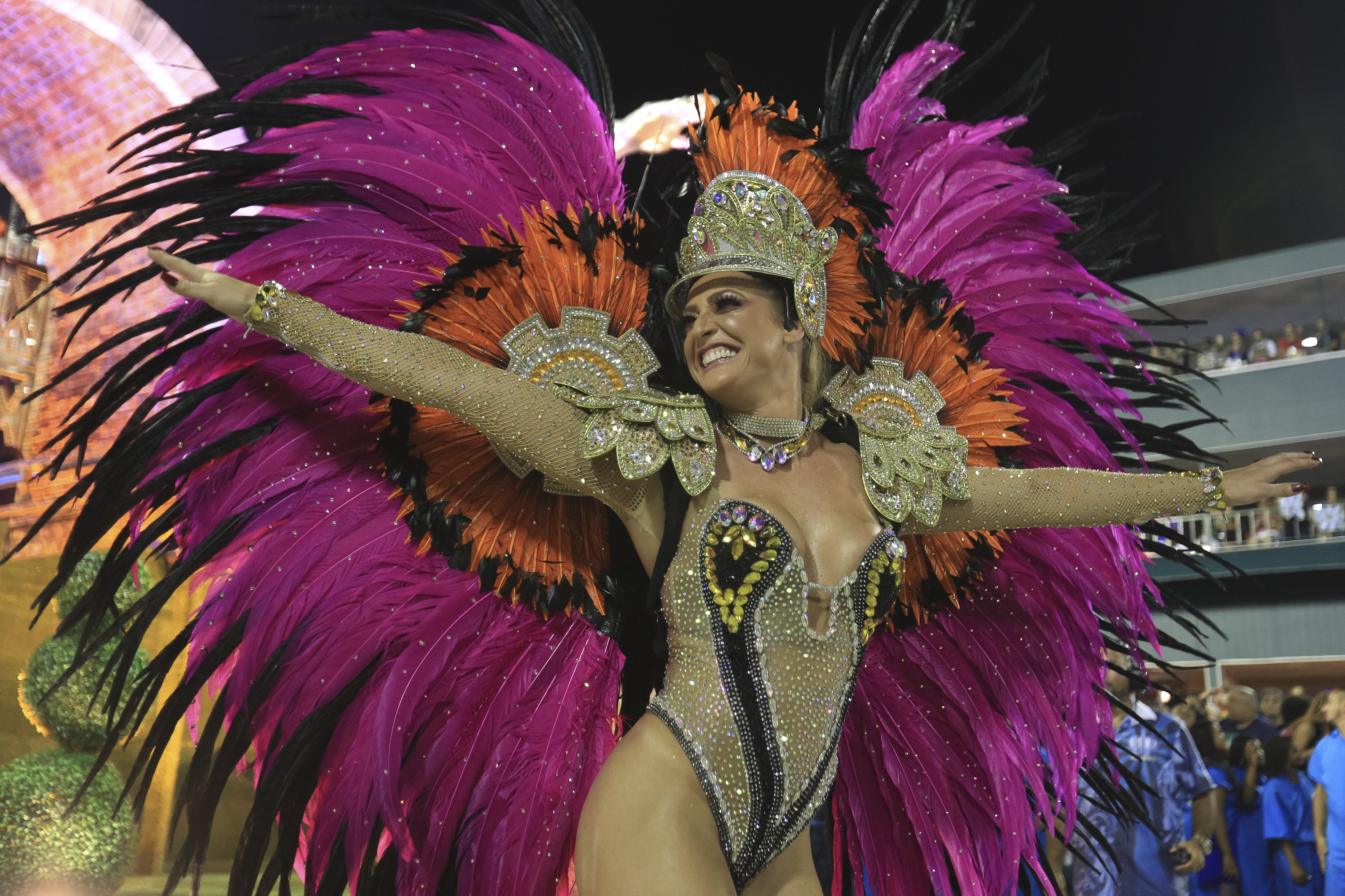 ВЗГЛЯД / В Рио-де-Жанейро стартовал ежегодный карнавал (фото) :: Фоторепортажи