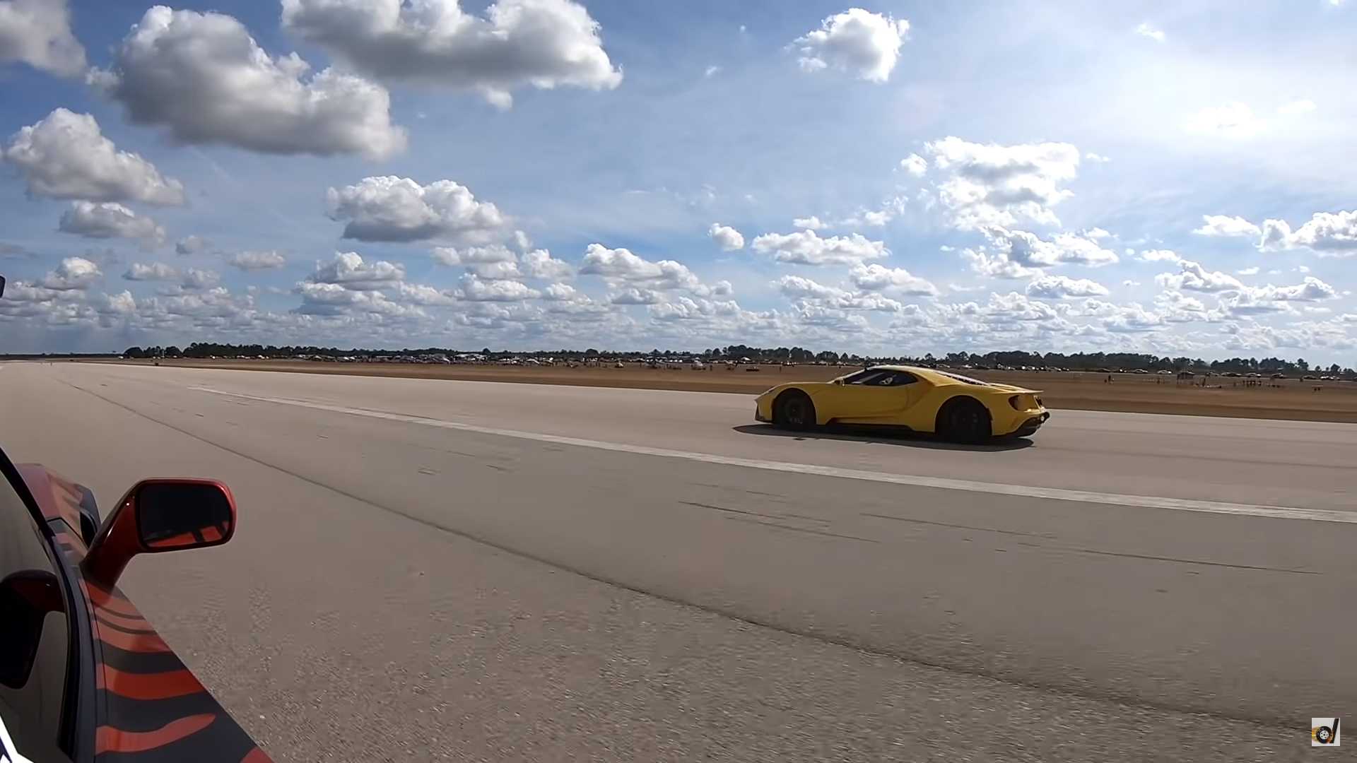 This Ford Gt Obliterates A Corvette Zr1 In Half Mile Drag Race