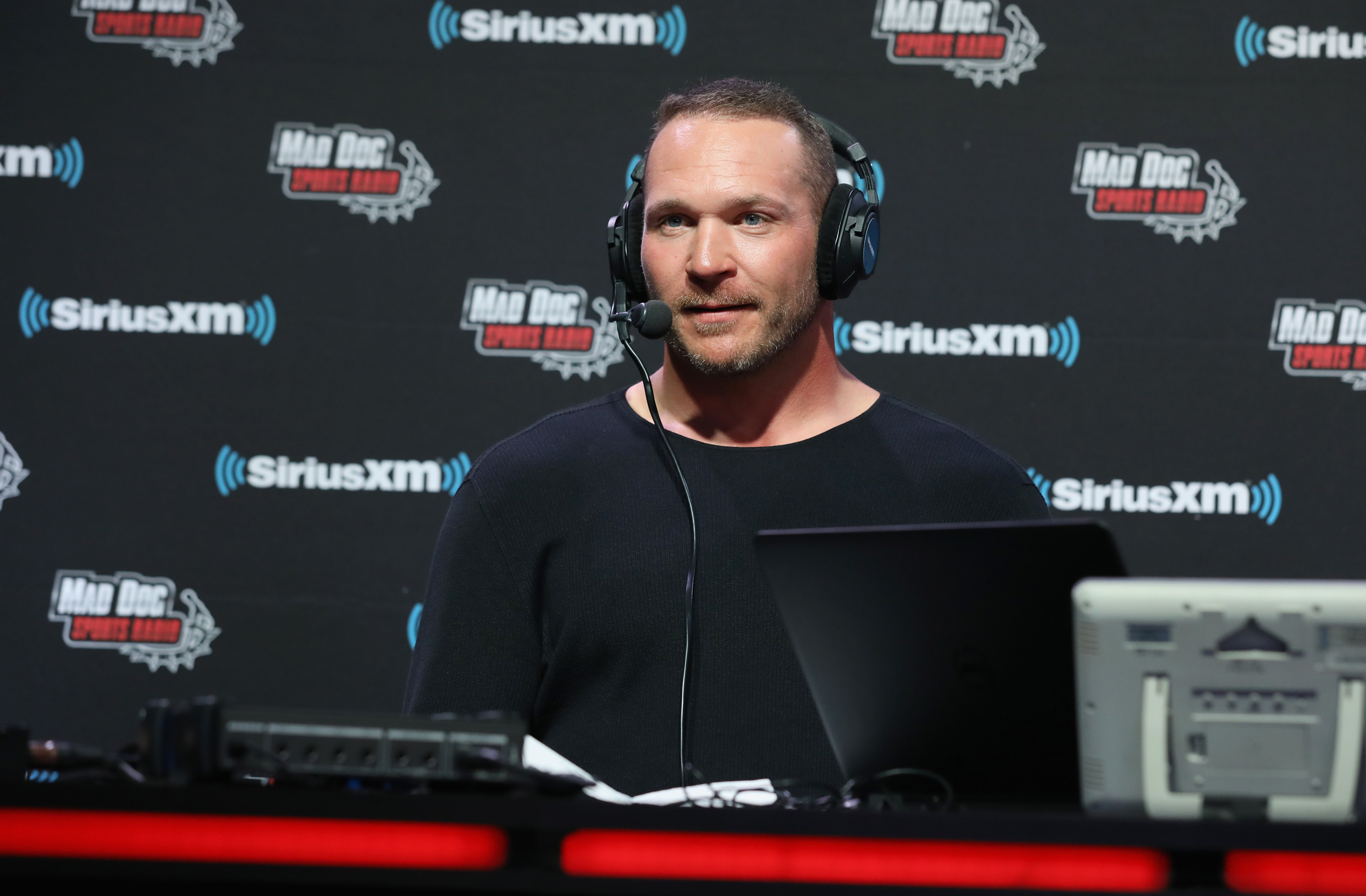 Brian Urlacher Suing Hair Transplant Group Over Blog Post