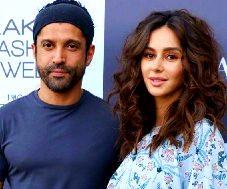 Shibani Dandekar Posts Hot Photo And Farhan Akhtar Can T Keep Calm