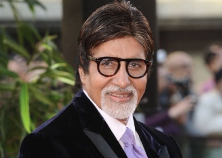 the 77 year old thespian married to actress politician jaya bachchan took to his instagram and shared an image of him laughing - amitabh bachchan instagram followers