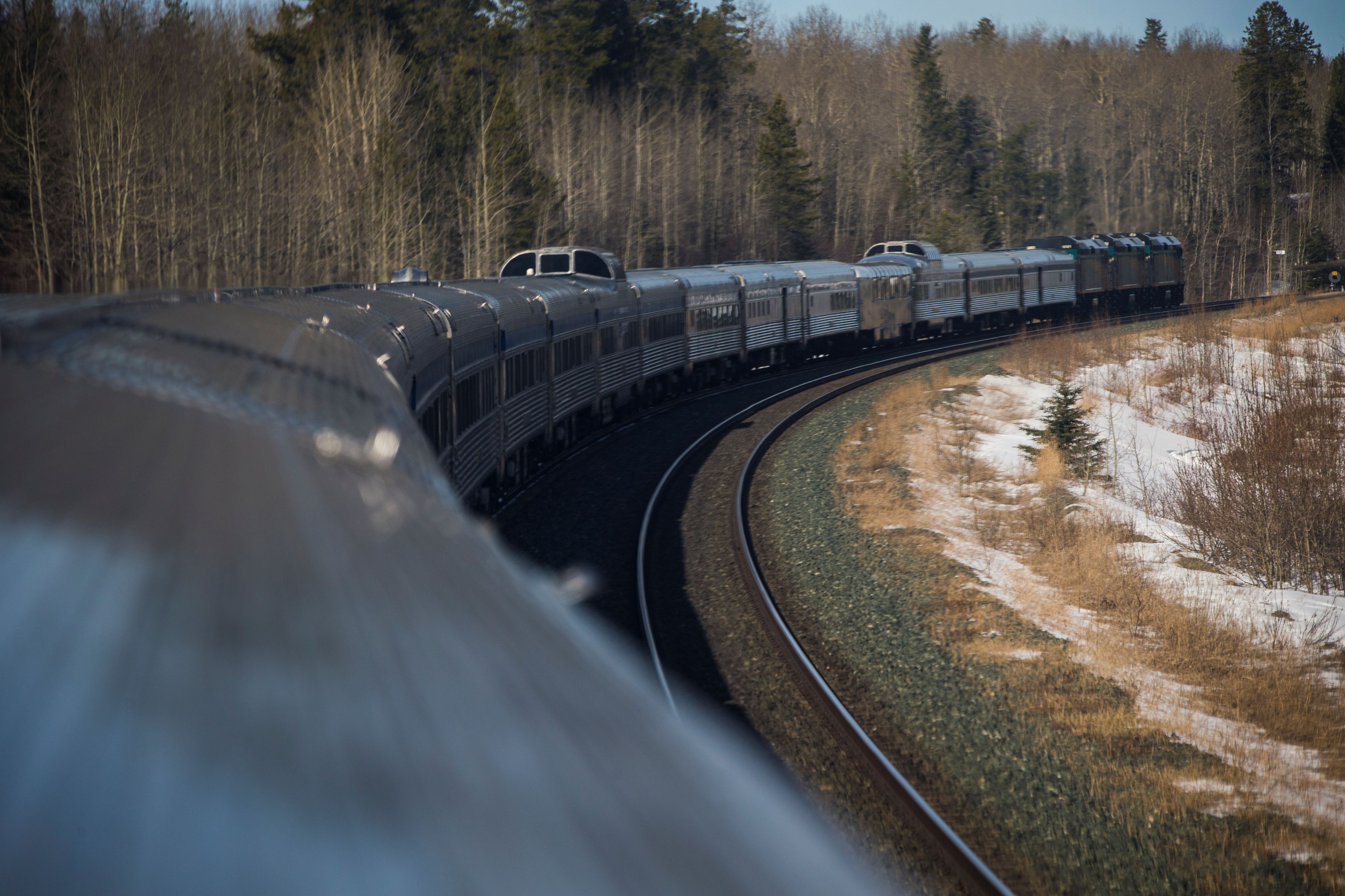 一度は乗ってみたい 長距離を走る名物列車11選