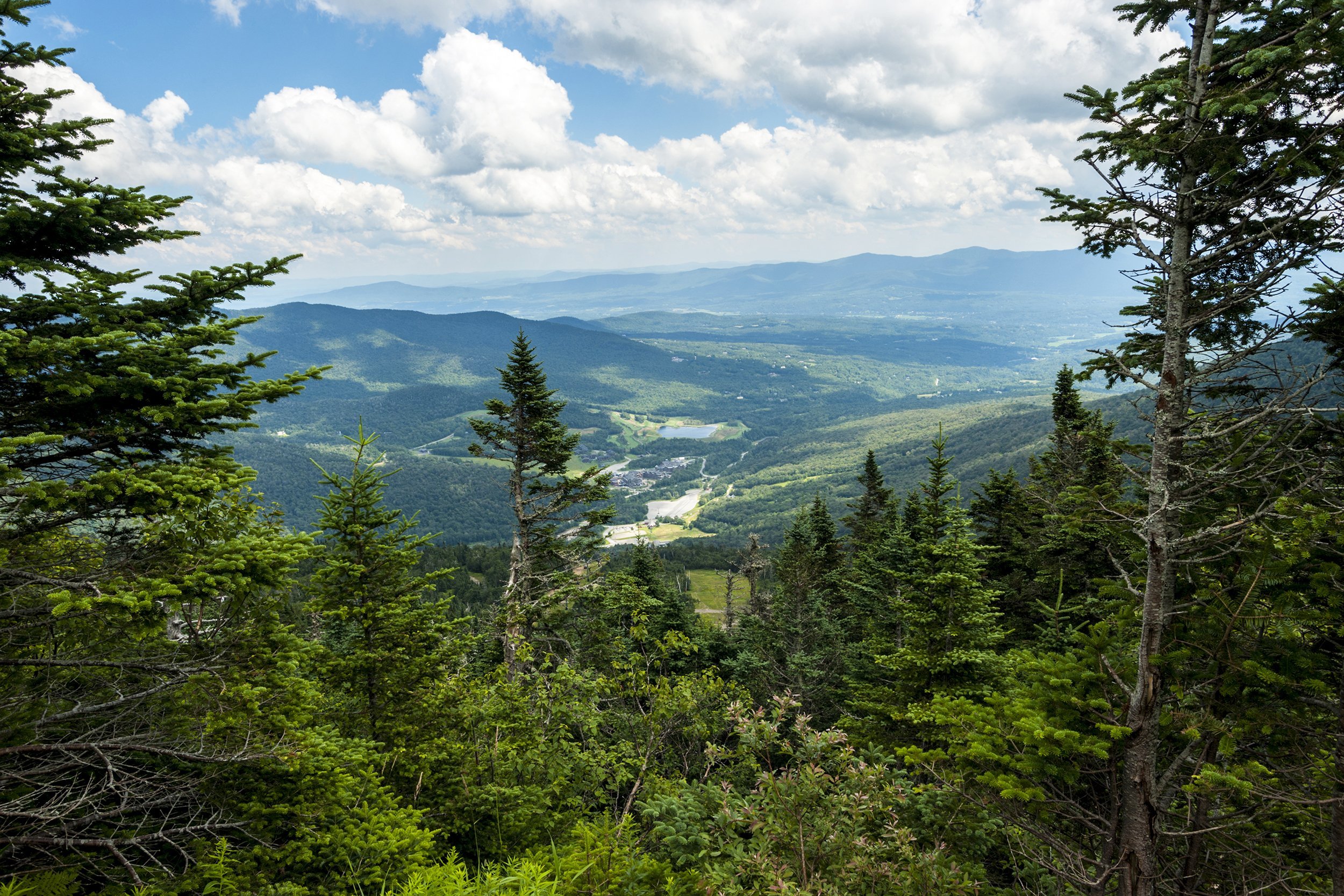 <p>In its 200 miles, the Green Mountain Byway cuts straight through the center of Vermont, affording visitors a convenient route through the state's lush farmland and many of its best communities for tourists, including Stowe, Wilmington, and Granville. In terms of iconic New England scenery, this route is difficult to beat.</p>