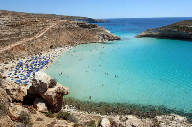 ÎÎ¹Î±ÏÎ¬Î½ÎµÎ¹Î± 24 Î±ÏÏ 26: Spiaggia dei Conigli" or Rabbit Beach in Lampedusa, Italy