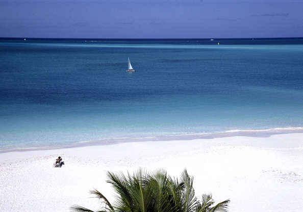 ÎÎ¹Î±ÏÎ¬Î½ÎµÎ¹Î± 25 Î±ÏÏ 26: Grace Bay and Beach, St. Mary, Antigua, Leeward Islands, West Indies, Caribbean