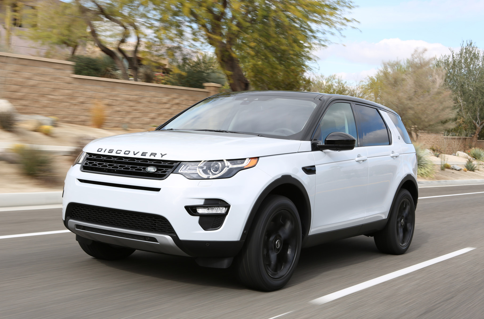 Cute 2015 Land Rover Discovery Sport 3 Images
