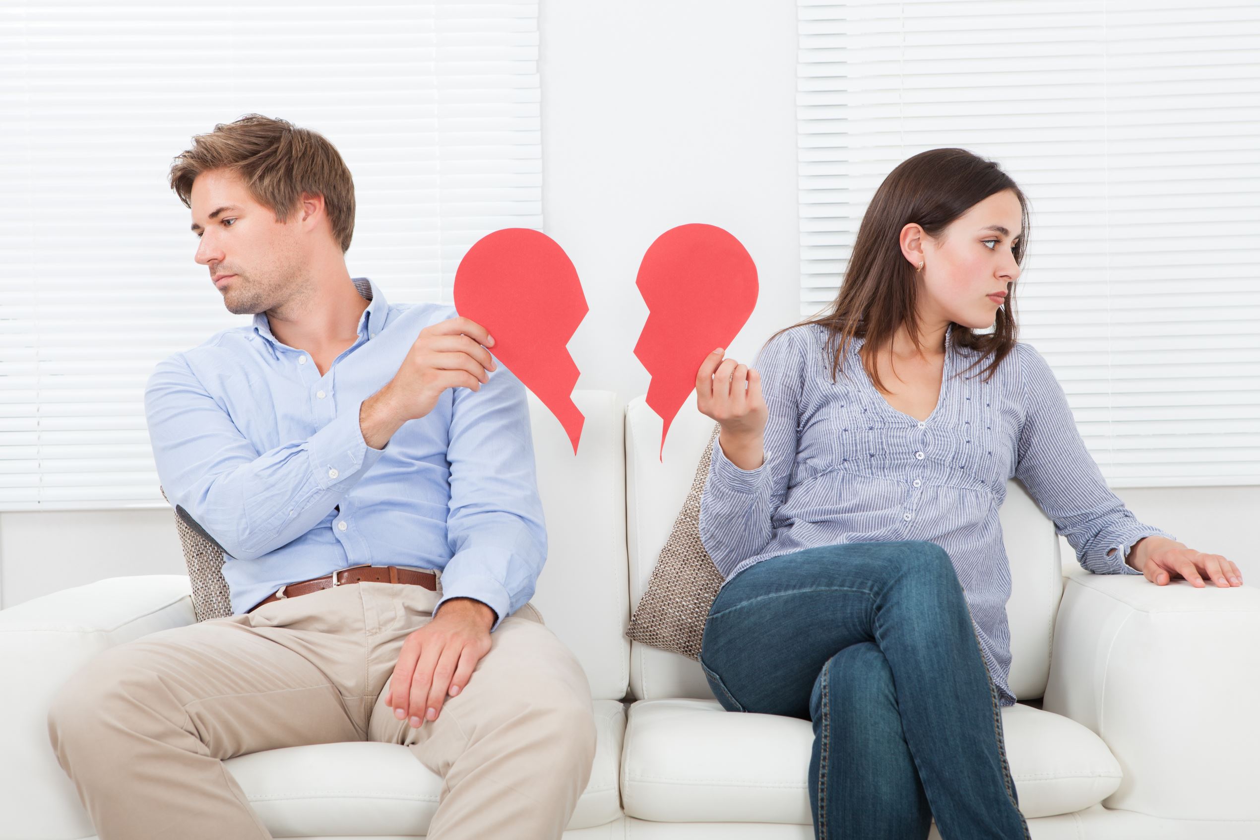 Sí, deberías borrar a tu ex de redes sociales