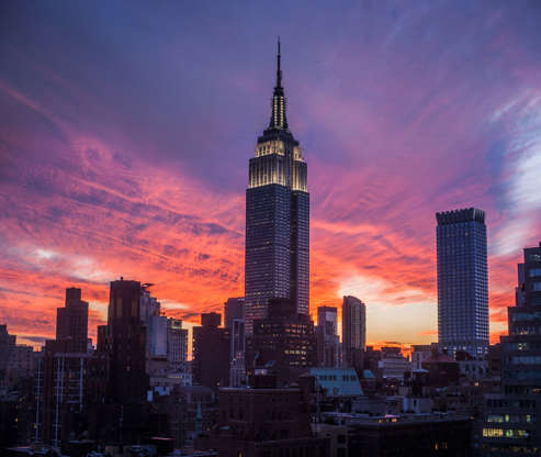 ÎÎ¹Î±ÏÎ¬Î½ÎµÎ¹Î± 8 Î±ÏÏ 61: Empire State Building at dusk, Manhattan, New York City, New York State, USA