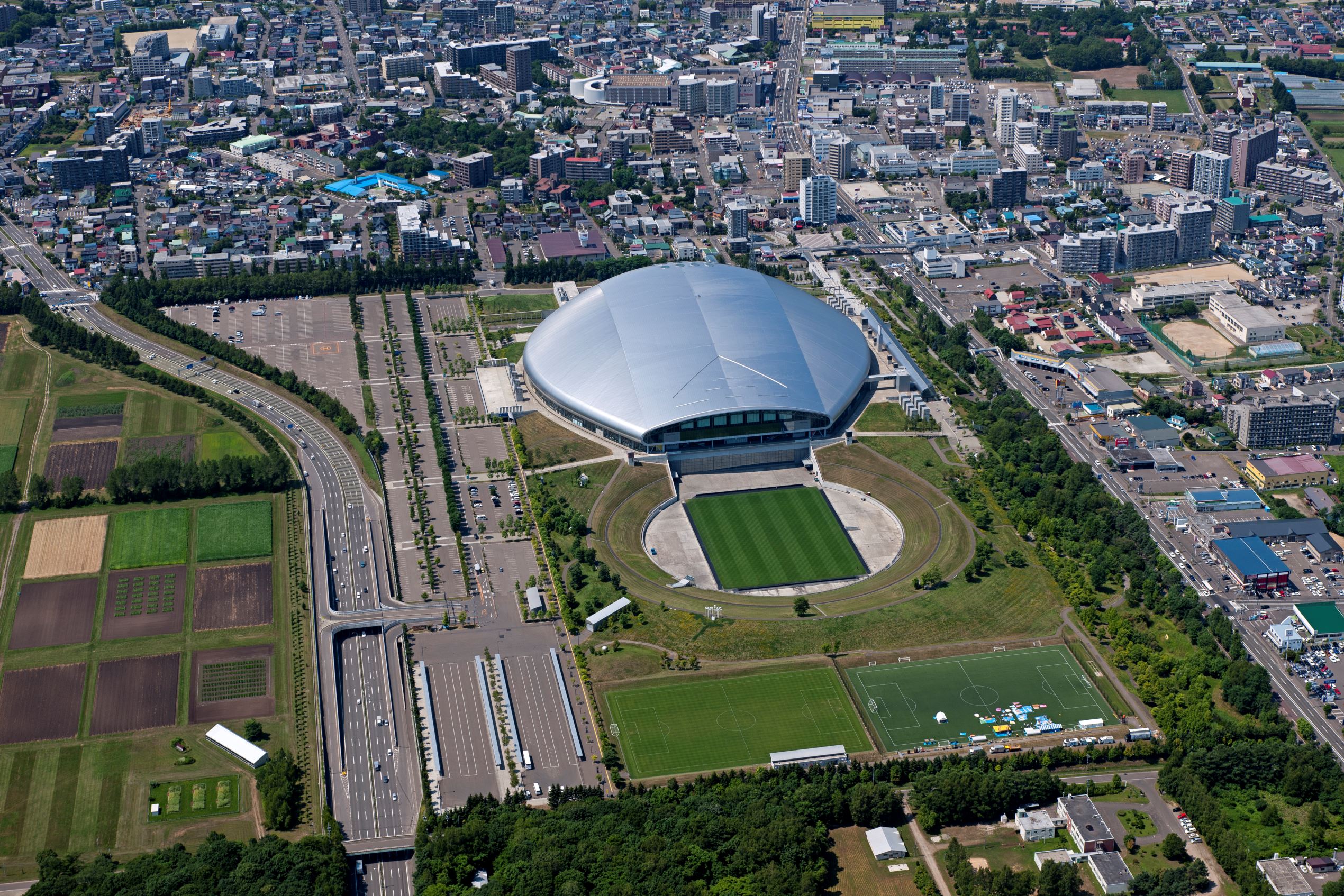 近未来的 世界の最先端スポーツスタジアム