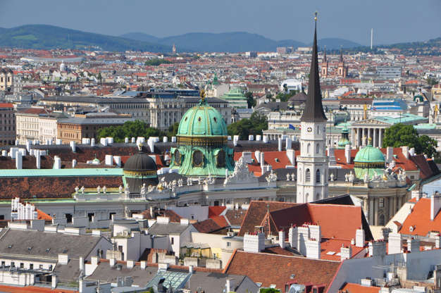 ÎÎ¹Î±ÏÎ¬Î½ÎµÎ¹Î± 14 Î±ÏÏ 41: Cityscape at Vienna.