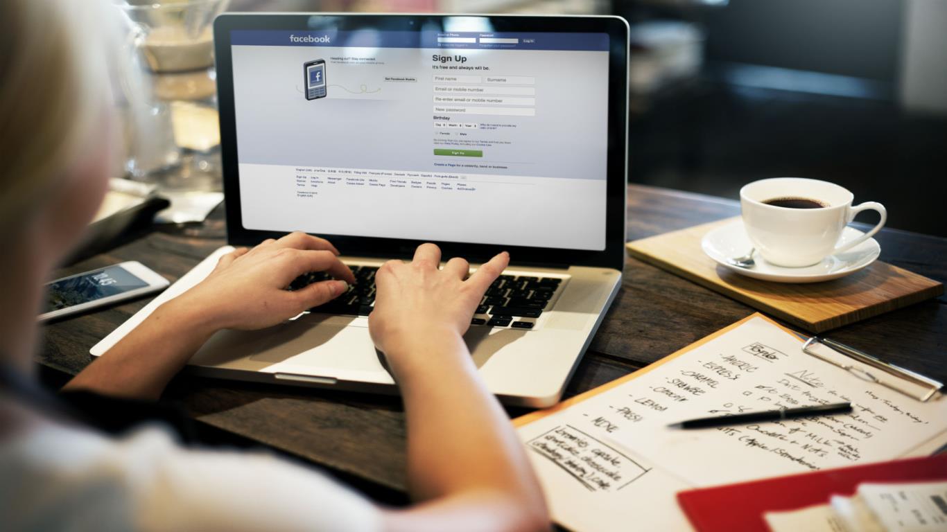 Slide 30 of 35: People spend, on average, 21 minutes a day on Facebook. That’s 7,665 minutes every year!