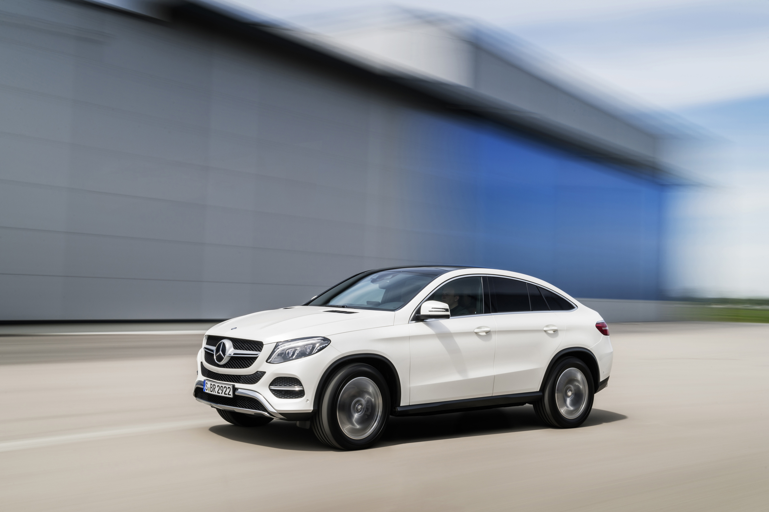 16 Mercedes Benz Gle Class Coupe Photos And Videos Msn Autos