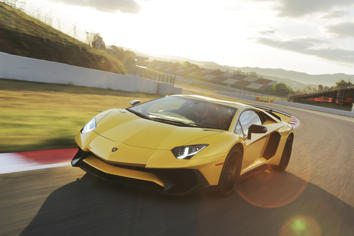 Research 2016
                  Lamborghini Aventador pictures, prices and reviews