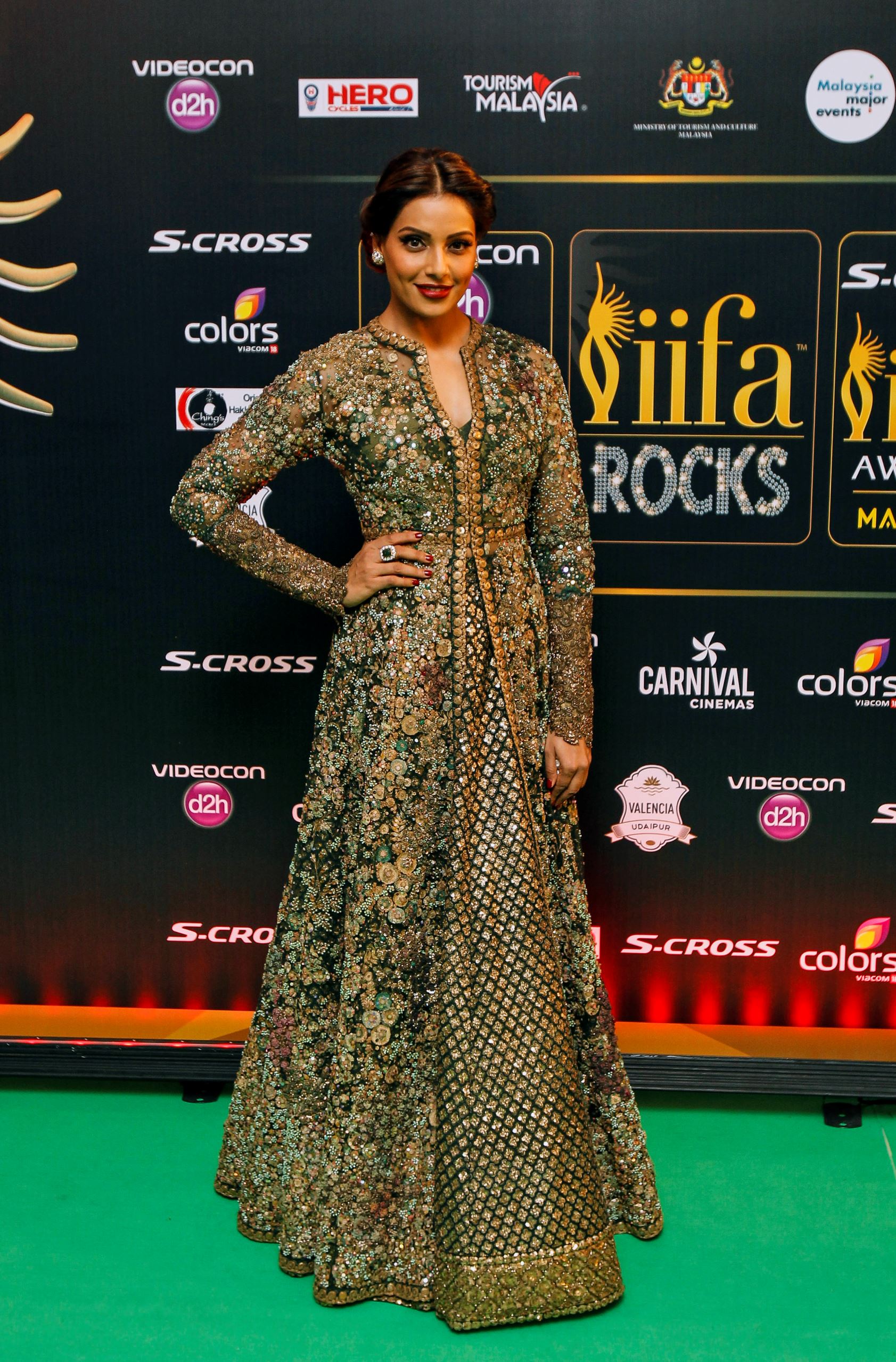 Bipasha Basu And Karan Singh Grover's Festive Fam-Jam With Daughter Devi, image size:768x1166