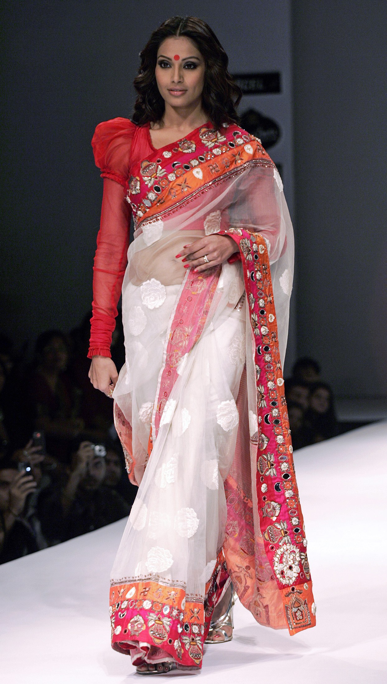 12 times Bipasha Basu rocked the desi look