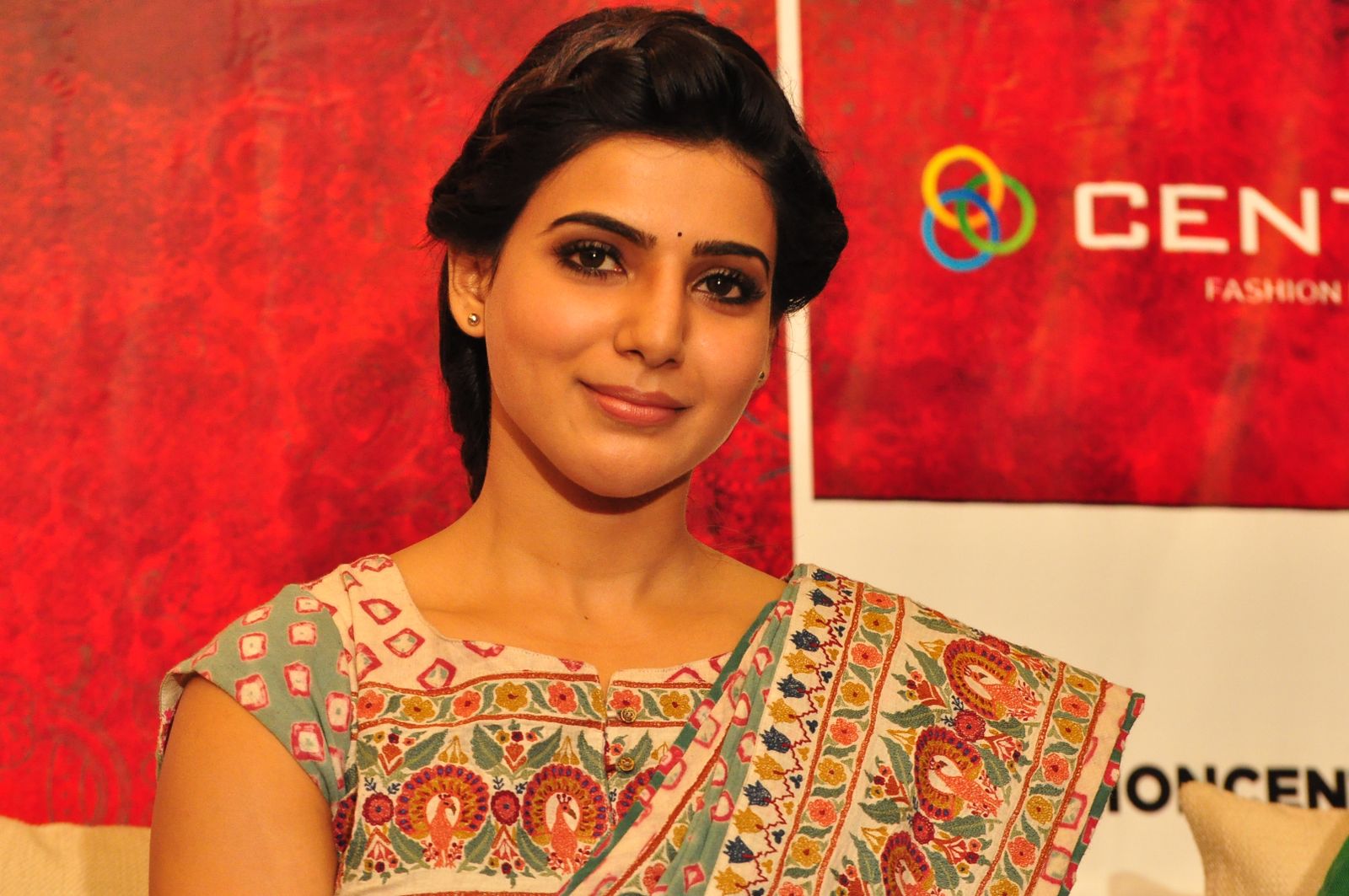 Samantha at Centro Brahmotsavam Collections Launch