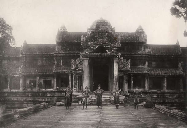 ÎÎ¹Î±ÏÎ¬Î½ÎµÎ¹Î± 23 Î±ÏÏ 27: View of the Angkor temple (Cambodia). Ca. 1910. (Photo by adoc-photos/Corbis via Getty Images)