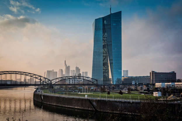 ÎÎ¹Î±ÏÎ¬Î½ÎµÎ¹Î± 6 Î±ÏÏ 21: The European Central Bank